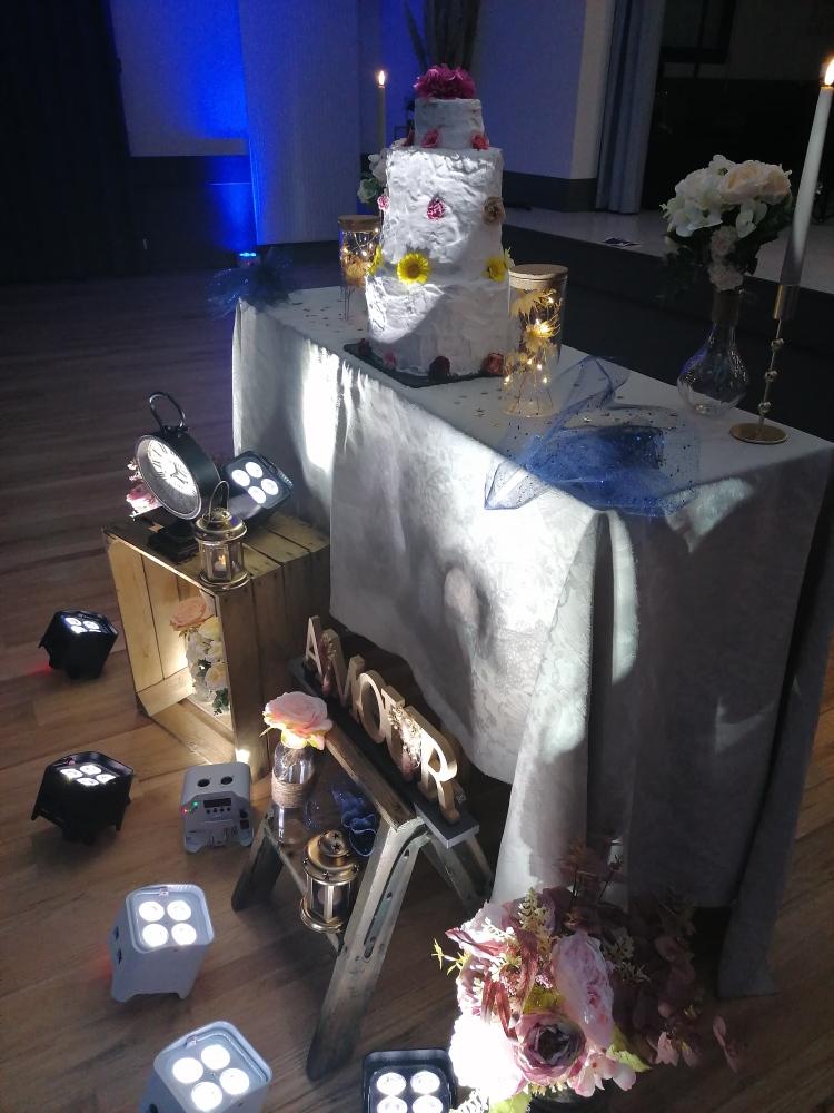 WEDDING CAKE